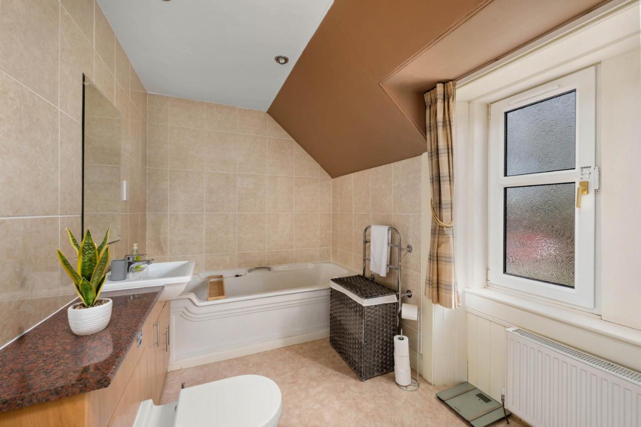 Luxury 5 Bedroom Victorian Home With Hot Tub Blairgowrie and Rattray Exteriör bild