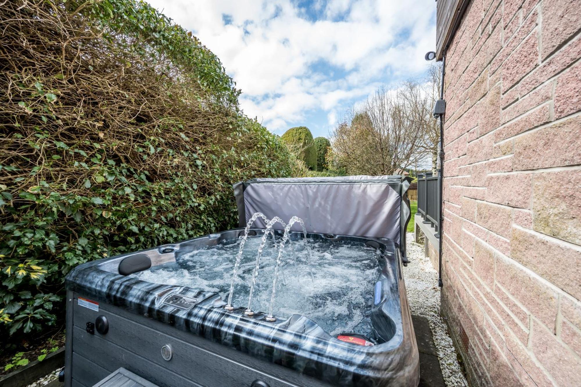 Luxury 5 Bedroom Victorian Home With Hot Tub Blairgowrie and Rattray Exteriör bild